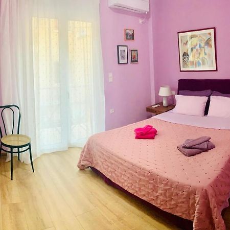 Bring Only Your Toothbrush! Athens Luaran gambar