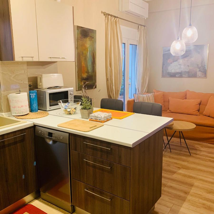 Bring Only Your Toothbrush! Athens Luaran gambar