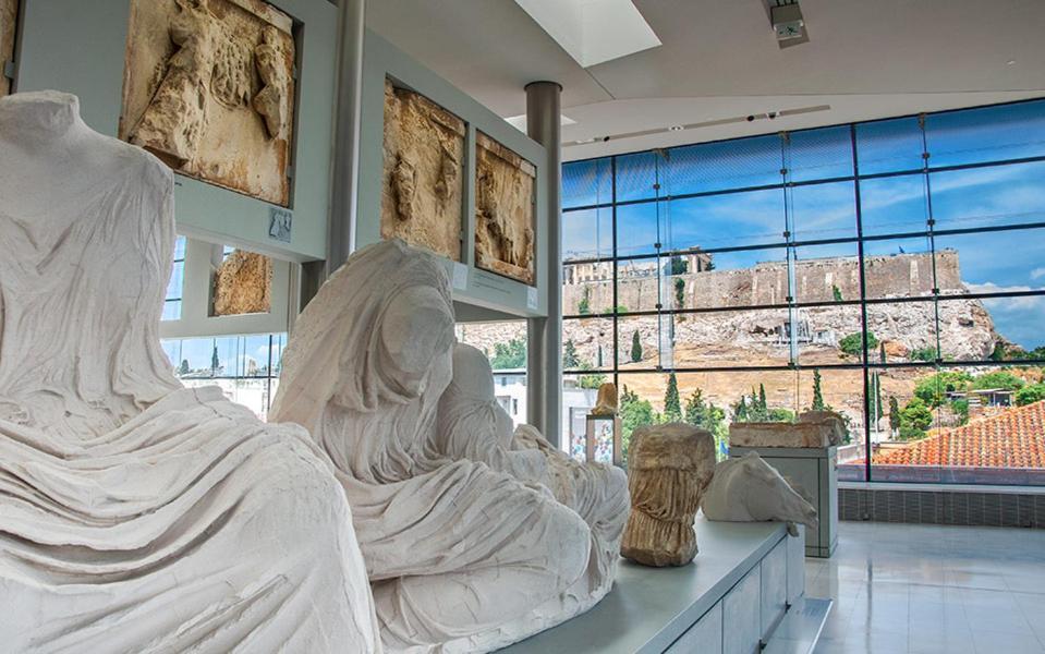Bring Only Your Toothbrush! Athens Luaran gambar